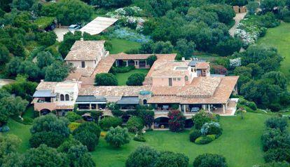 Vista aérea de villa Certosa, la mansión de Silvio Berlusconi en Cerdeña.
