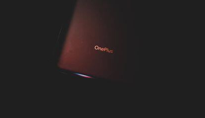 Logo de OnePlus fondo