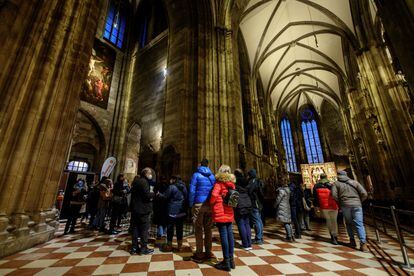 Colas en la catedral de Viena para recibir la vacuna contra la covid-19.