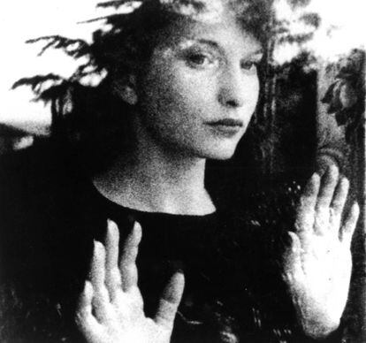 Maya Deren, en su pel&iacute;cula &#039;Meshes of the Afternoon&#039; (1943). 
 