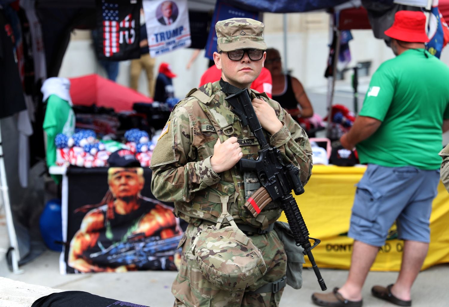 Un soldado de la Guardia Nacional, ayer en el mitin de Donald Trump en Tulsa.