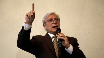 El gobernador de Baja California, Jaime Bonilla, en una conferencia en Ciudad de México, el 16 de octubre de 2019.