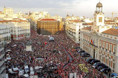 Vista aérea de la Puerta del Sol de Madrid durante la concentración en contra de la Reforma Laboral.