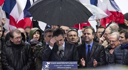 El candidato conservador Fran&ccedil;ois Fillon durante el discurso del domingo en la plaza de Trocadero, en Par&iacute;s