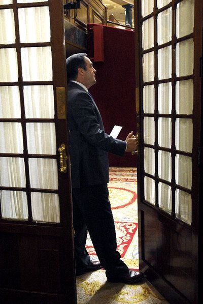El presidente del Congreso, José Bono, entra en el hemiciclo.