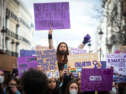 Manifestación de la huelga estudiantil feminista del 8-M de 2022, en la madrileña Puerta del Sol.