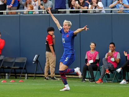 Megan Rapinoe celebra un gol de Estados Unidos. 