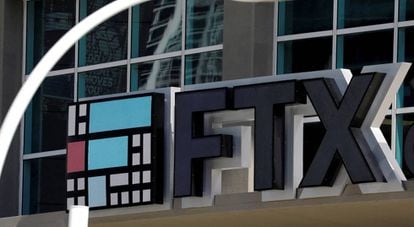 Logo de FTX en el FTX Arena en Miami, Florida