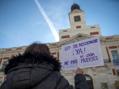 Manifestación por la falta de recursos y muertes en las residencias, en noviembre en Madrid.