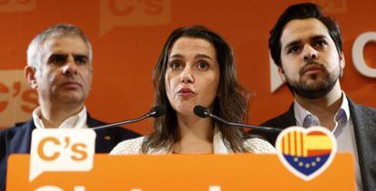La líder de Ciutadans a Catalunya, Inés Arrimadas, ahir després de saber l'acord per investir Carles Puigdemont (CDC) president de la Generalitat.