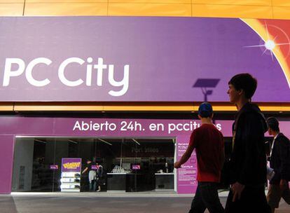 Tienda de PC City en el centro comercial de Marineda, A Coruña.