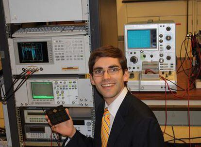 Tomás Palacios, en su centro de trabajo del MIT, en Boston.