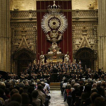 Un momento del concierto de ayer en la catedral de Sevilla.