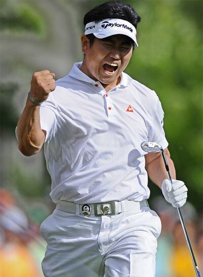 Yang celebra su triunfo en el PGA Championship