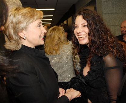 Hillary Clinton y Fran Drescher, en Nueva York en 2006.