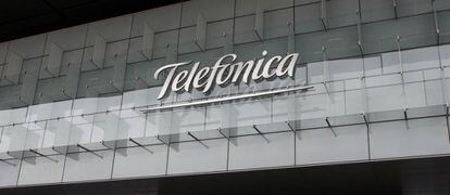 Logotipo de Telefónica en su sede del Distrito C.