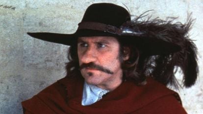 Gerard Depardieu como Cyrano.