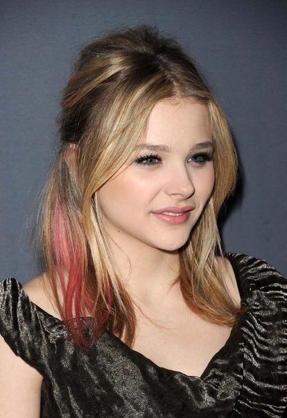 Chloe Moretz tuvo su momento de experimentar con el color. El elegido: el rosa.