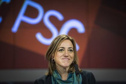 Carme Chacón, en la sede del PSC en Barcelona, durante la noche de las elecciones legislativas 2015.  