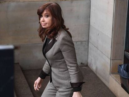 Cristina Fernández de Kirchner sale de los tribunales de Buenos Aires, el 13 de agosto pasado.