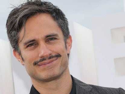 El actor mexicano Gael García Bernal durante un pase de presna de la serie 'Aquí en la tierra' en Cannes.