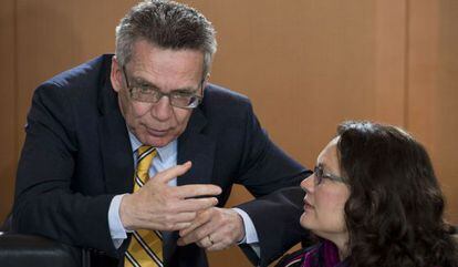 Thomas de Maiziere, ministro alem&aacute;n del Interior, ministra de Empleo. 