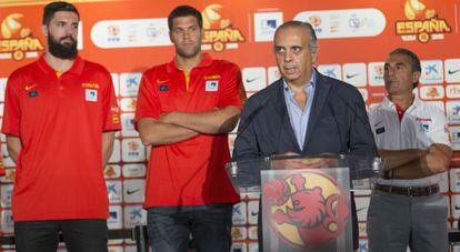 Jos&eacute; Luis S&aacute;ez en una rueda de prensa antes del Eurobasket.