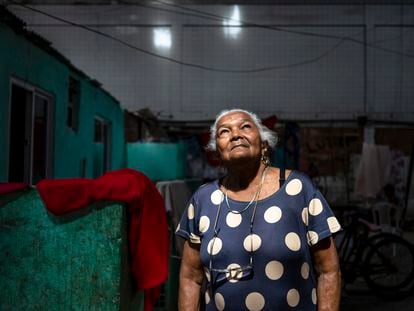 Doña Marieta, de 78 años, oriunda del norte de Brasil (Bahía), vive en la ocupación Habib ‘s, en Río de Janeiro, desde hace más de siete años.