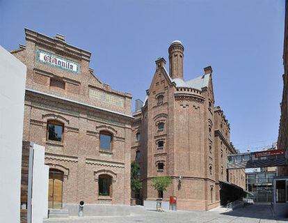 Fundada en 1901 fue la primera cervecera en España y supuso una revolución en los hábitos ya que desbancó al vino y el aguardiente como los licores más consumidos por la población. El edificio, del ingeniero alemán Langeloth, situado cerca de las estaciones de Atocha y Delicias para estar conectada cerca del tren, fue incautado durante la guerra civil por el bando republicano hasta que en 1939, tras la toma de Madrid, pasó a manos de sus dueños. Situada en la calle Ramírez de Prado, hoy alberga la Biblioteca Joaquín Leguina y un archivo regional.