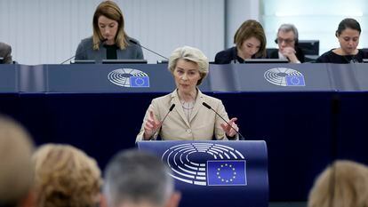 La presidenta de la Comisión Europea, Ursula von der Leyen, en el pleno del Parlamento Europeo en Estrasburgo este miércoles.