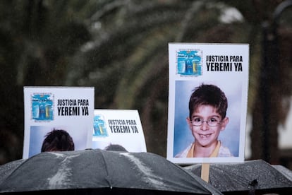 Concentración para protestar contra la calificación de las investigaciones abiertas por el caso Yéremi Vargas.