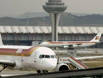 Aviones de Iberia en el Aeropuerto de Barajas. 