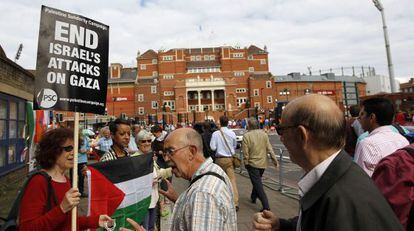 Protestas contra la ofensiva israelí en Gaza este sábado en Londres.