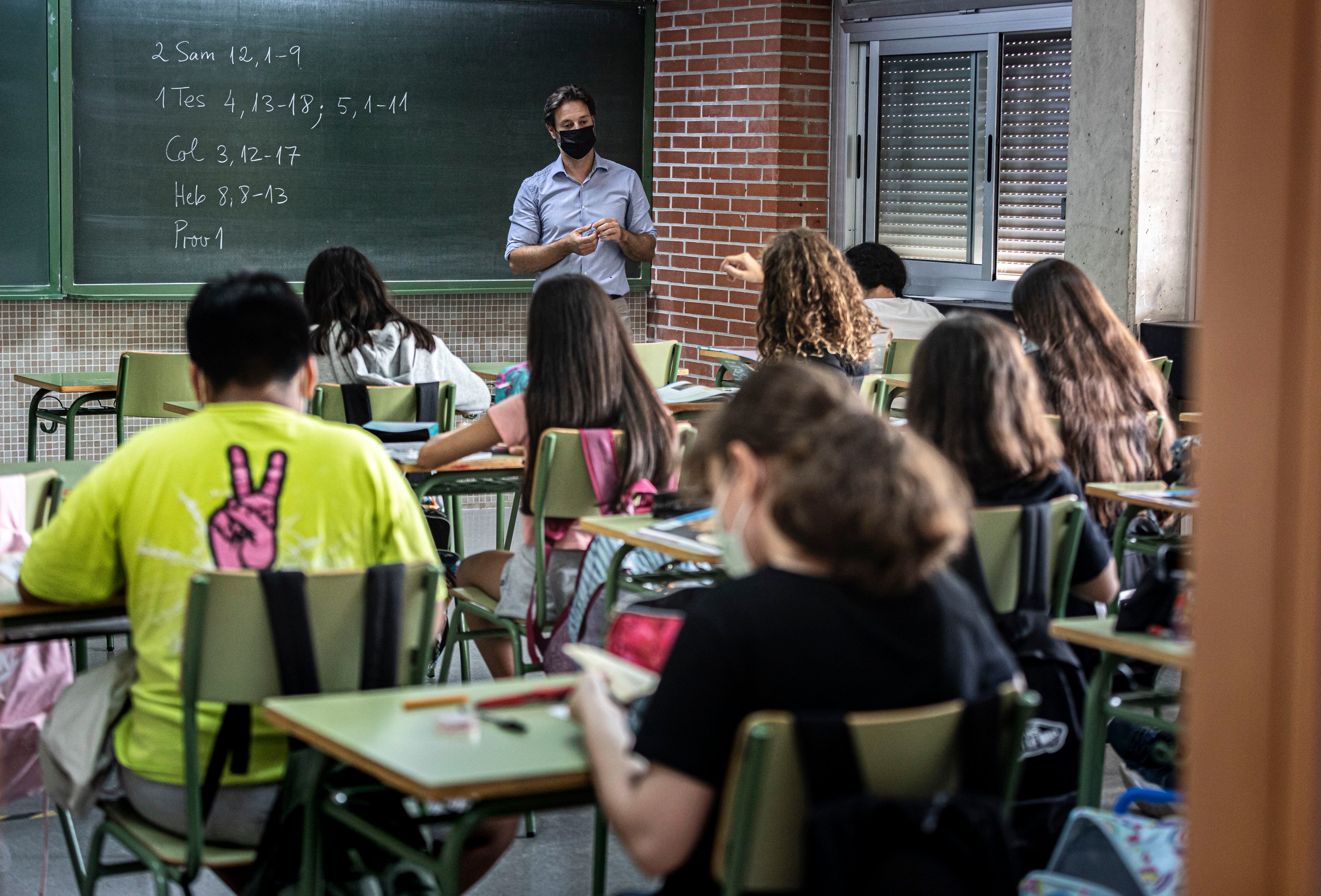 La Educación Cívica, Asignatura Pendiente En España | Educación