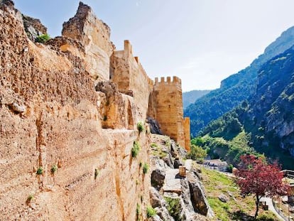 Vistas al parque natural de la Sierra de Cazorla, Segura y Las Villas desde el pueblo de La Iruela, en Jaén.