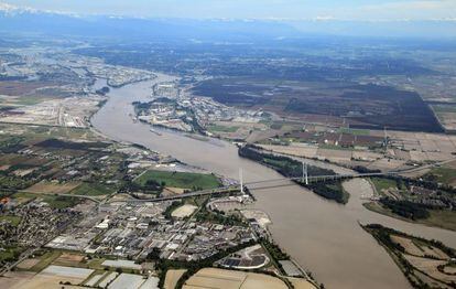 Recreaci&oacute;n del futuro puente que sustituir&aacute; al t&uacute;nel George Massey en el &aacute;rea de Vancouver (Canad&aacute;).
