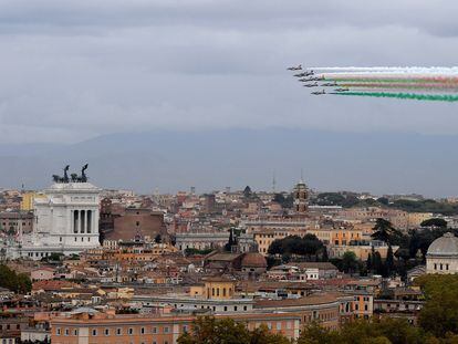 La patrulla aérea acrobática sobrevuela Roma el pasado día 4 de noviembre.