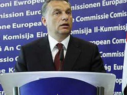 Hungría admite que el país se encuentra al borde de la quiebra