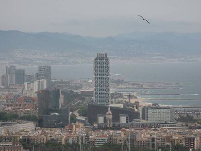 18/04/19 Vista alzada de la costa de Barcelona y parte del Maresme