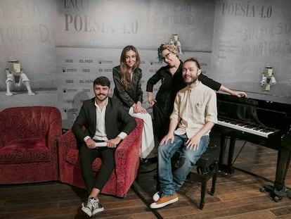 De izquierda a derecha, Miguel Gane, Loreto Sesma, Ana Elena Pena y David Galán, en un Encuentro de Poesía en el Teatro Real, en 2019.