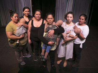 Desde la izquierda, Ruth Henr&iacute;quez, Magali Lemus, Magali Henr&iacute;quez, Evelyn Chileno, Marian Santamar&iacute;a y Wendy Hern&aacute;ndez, elenco de la obra &#039;Si vos no hubieras nacido&#039;.