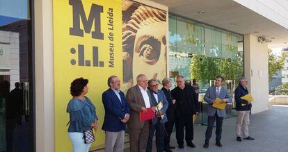Lluís Puig dirigint-se als mitjans, després de la reunió del consorci del Museu de Lleida.