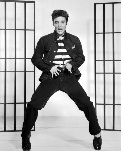 La venta de entradas para visitar Graceland, la casa de donde vivió Elvis Presley hasta su muerte, genera una fortuna al cantante. El rey del Rock & Roll ingresó 55 millones de dólares en 2015.