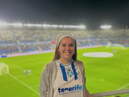 Adriana Tavío, aficionada del CD Tenerife.