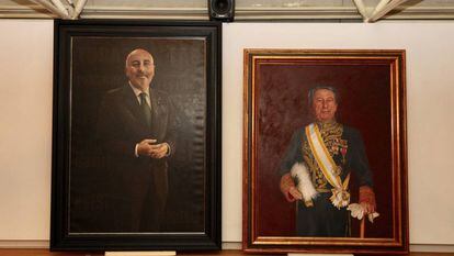 Retratos de Javier Losada y Francisco V&aacute;zquez todav&iacute;a pendientes de colocar en el Ayuntamiento de A Coru&ntilde;a.