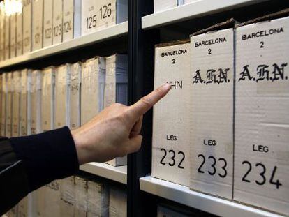 Las primeras cajas que llegaron al Arxiu Nacional de Sant Cugat en 2006 desde Salamanca.