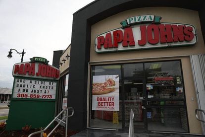La cadena de pizzas Papa John's.