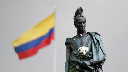 Una estatua del libertador Simón Bolívar, en Bogotá.
