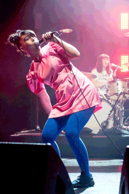 Kathleen Hannah, líder del grupo de Riot Grrls Bikini Kill, durante un concierto el pasado año