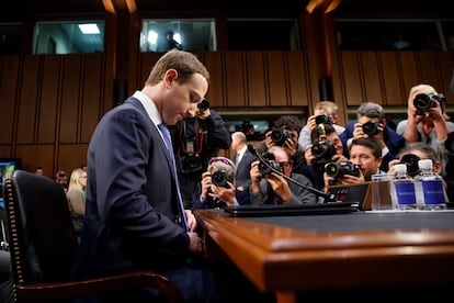 Mark Zuckerberg testifica ante el Congreso de Estados Unidos, en abril de 2018.